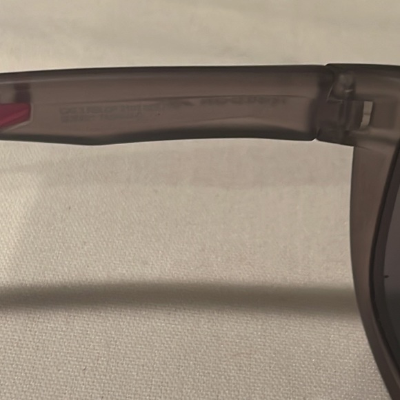 REEBOK RBOP 2103 matte black plastic frames, pink/gold lens.Comfort nose pads - Picture 5 of 9